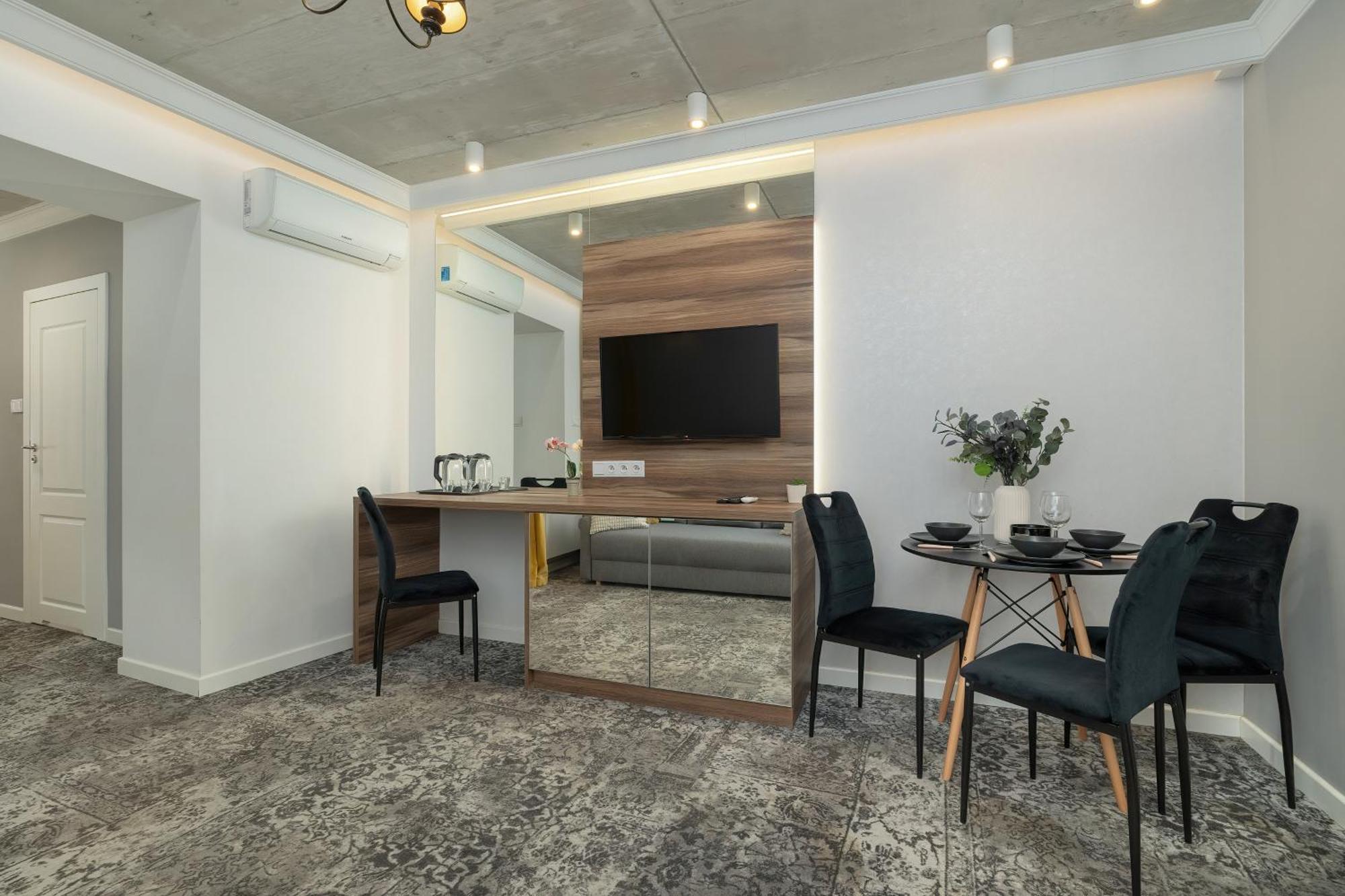 Modern & Comfy Apartment Rakowicka 6 Cracow By Renters Krakau Buitenkant foto