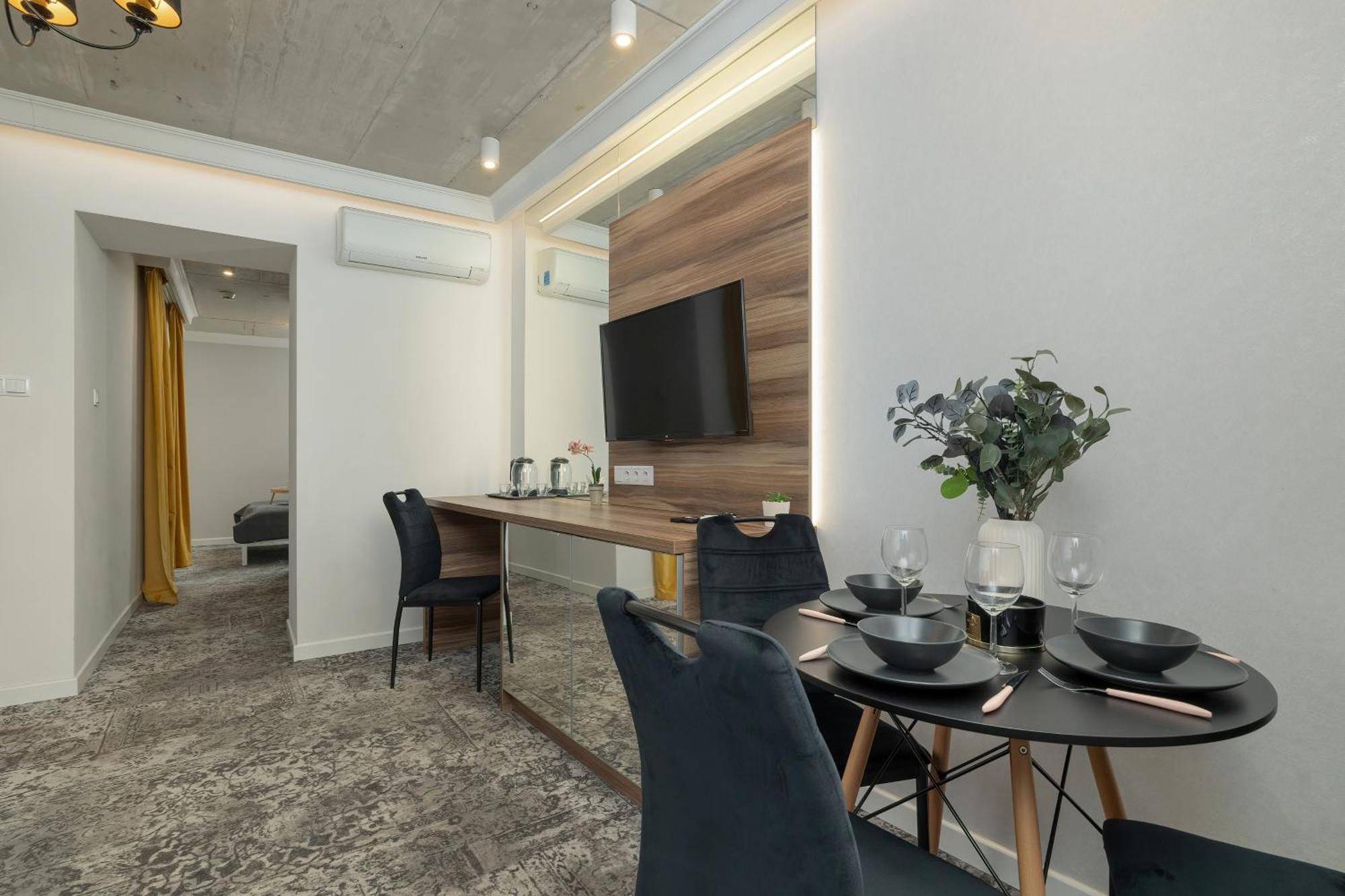 Modern & Comfy Apartment Rakowicka 6 Cracow By Renters Krakau Buitenkant foto