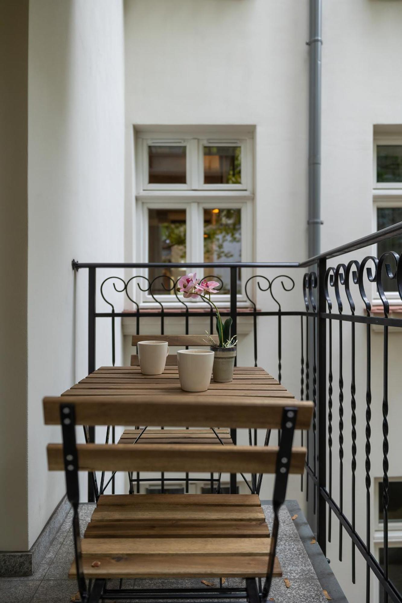 Modern & Comfy Apartment Rakowicka 6 Cracow By Renters Krakau Buitenkant foto