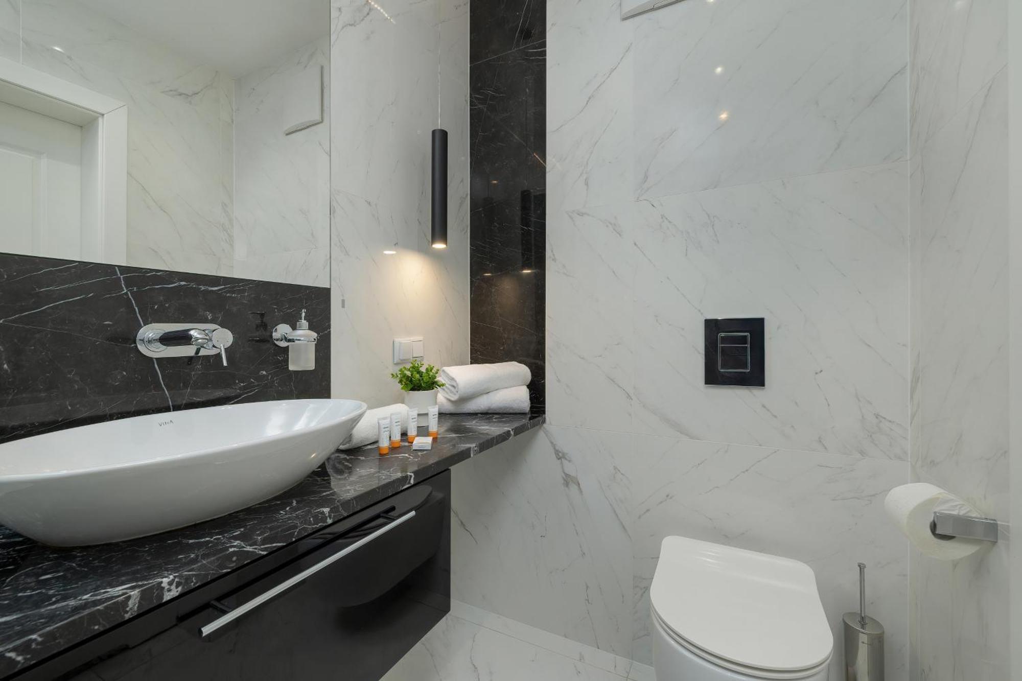 Modern & Comfy Apartment Rakowicka 6 Cracow By Renters Krakau Buitenkant foto